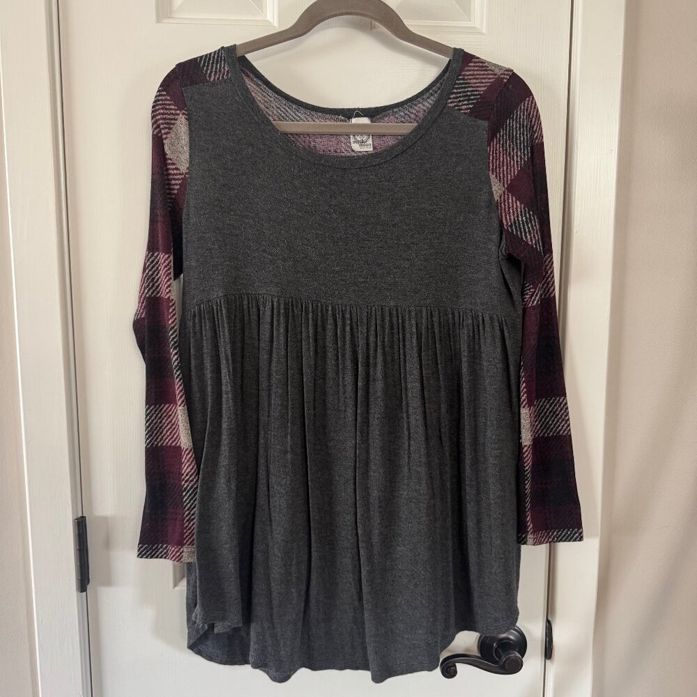 Sun and Moon Grey Plaid Sleeve Tunic Top Size Unknown